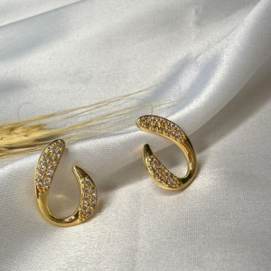 Brinco Gota Vazada Cravejado Zircônias - Banhado a Ouro 18k