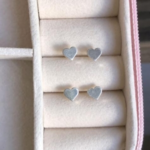 Brinco Pequeno Coração Liso (Par) - Prata 925