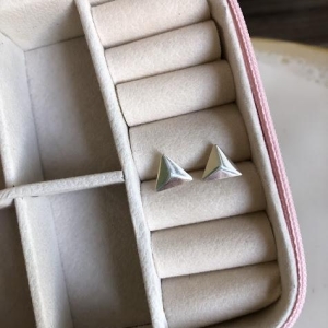 Brinco Triângulo 3D - Prata 925