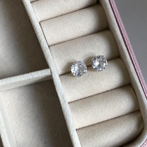 Brinco Zircônia Redonda 7mm - Prata 925