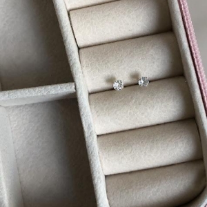 Brinco Zircônia Redonda Pequeno 3mm com Tarraxa Baby-  Prata 925