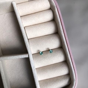 Brinco Zircônia Redonda Verde Turmalina 3mm - Prata 925