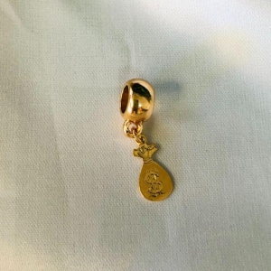 Berloque Dourado Saquinho Dinheiro