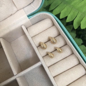 Brinco Gotinha Pequeno Telinha Vazada - Banhado a Ouro 18K