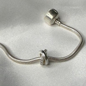 Berloque Separador Infinito Cravejado Zircônia - Prata 925