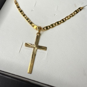 Pingente Crucifixo com Detalhes - Banhado a Ouro 18k