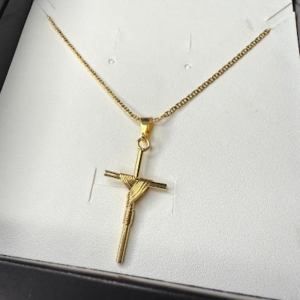 Pingente Cruz Palito Com Manto - Banhado a Ouro 18K