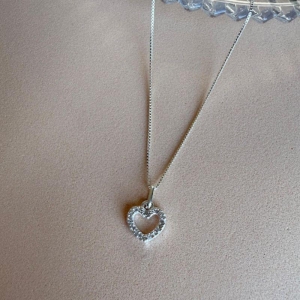 Pingente de Coração Cravejado Zircônias Pequeno - Prata 925