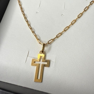 Pingente Pequeno Cruz Vazada - Banhado a Ouro 18K