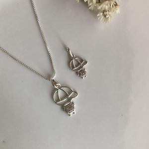 Pingente Menino Cravejado Médio - Prata925