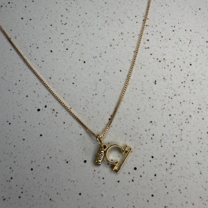 Colar com Pingente Signo de Libra - Banhado a Ouro 18k