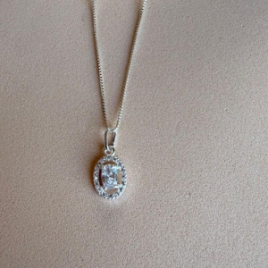 Pingente Oval Branco Cravejado Zircônias - Prata 925