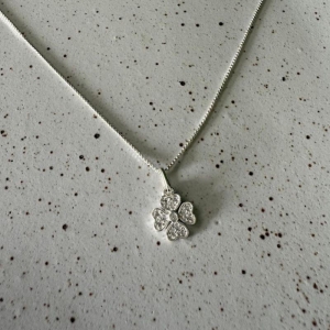 Pingente Trevo Quatro Folhas Cravejado - Prata 925