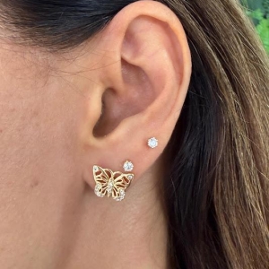 Brinco de Borboleta Vazada com Zircônias - Banhado a Ouro 18k