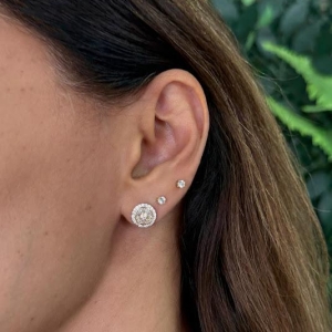 Brinco Pequeno Pizza Cravejado Zircônias e Baguetes - Banhado a Ouro 18k