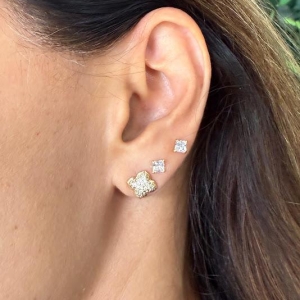 Brinco Pequeno Trevo Cravejado Zircônias - Banhado a Ouro 18k