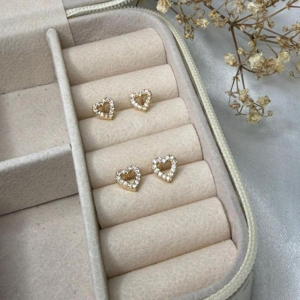 Brinco Coração Cravejado Pequeno (Par) - Banhado a Ouro 18K