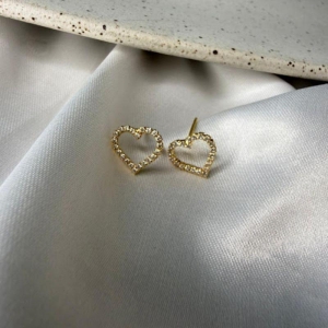 Brinco Coração Vazado de Zircônias - Banhado a Ouro 18k