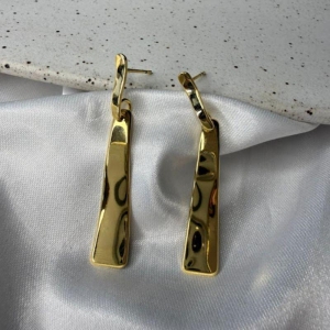 Brinco Longo com Curvas - Banhado a Ouro 18k