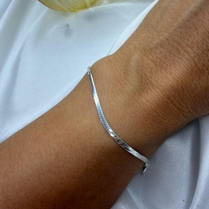 Pulseira Fina Lisa Laminada 19cm x 2mm - Prata 925