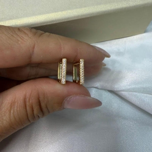 Brinco Argola Quadrada com Zircônias - Banhada a Ouro 18k