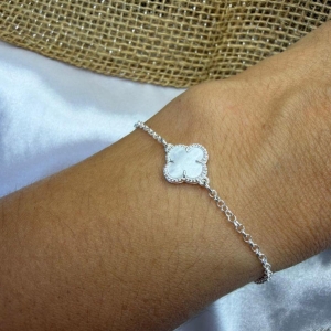 PULSEIRA TREVO MADREPÉROLA - PRATA 925