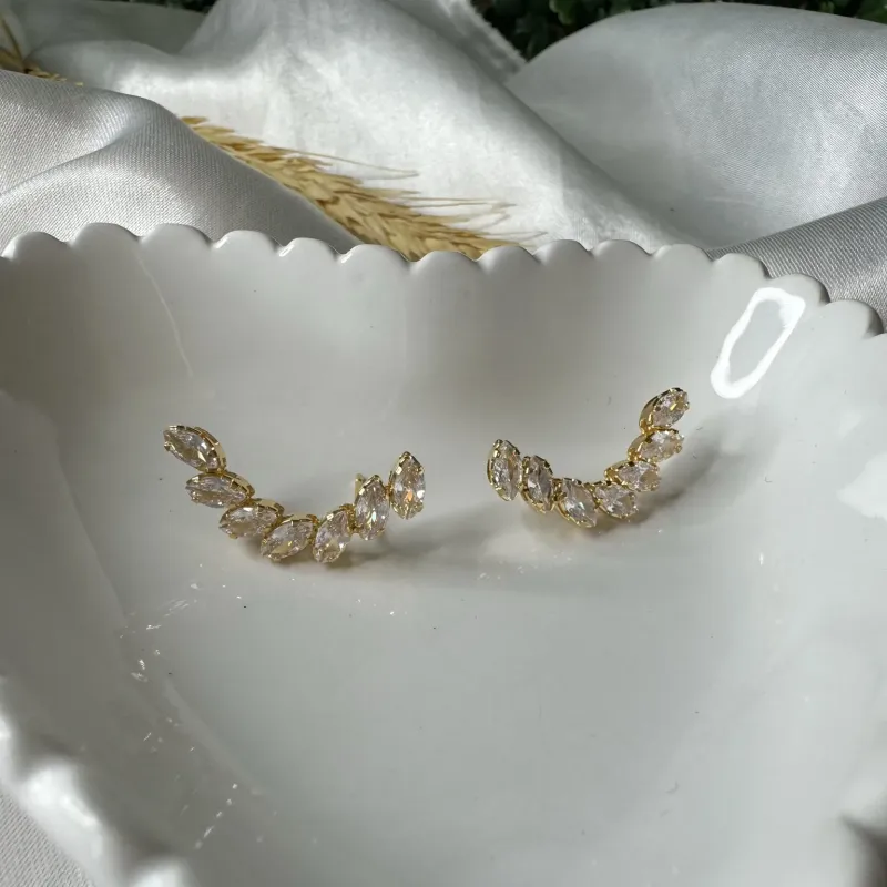 Brinco Ear Curff Sete Zircônias - Banhado a Ouro 18K