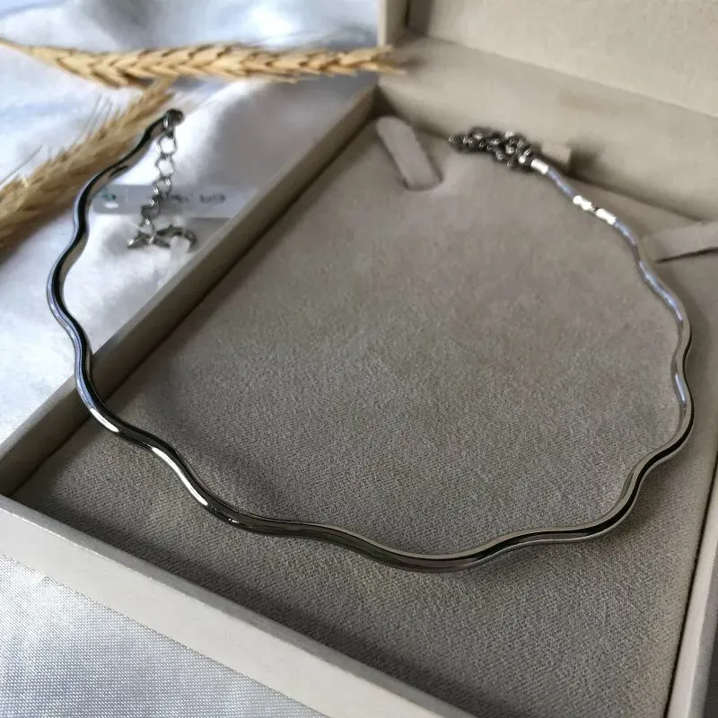 Choker Aro Ondulado - Banhado em Ródio