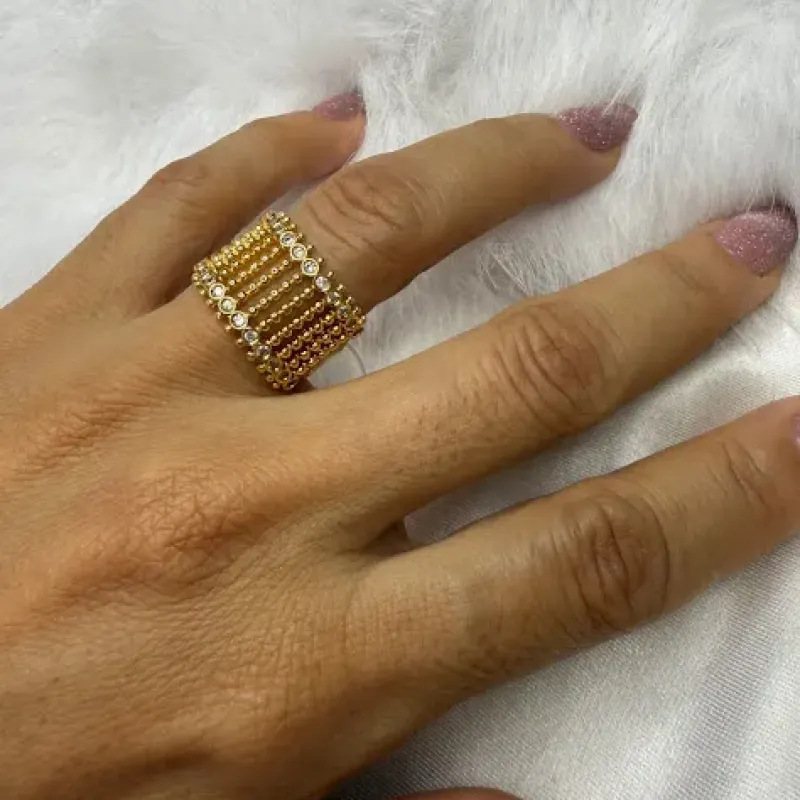 Anel com Bolinhas e Microcravejado - Banhado a Ouro 18k