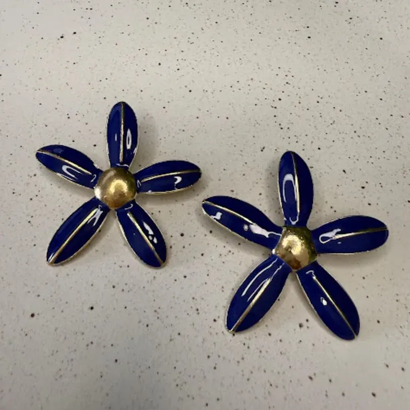 Brinco Flor Esmaltado Azul - Banhado Ouro 18K