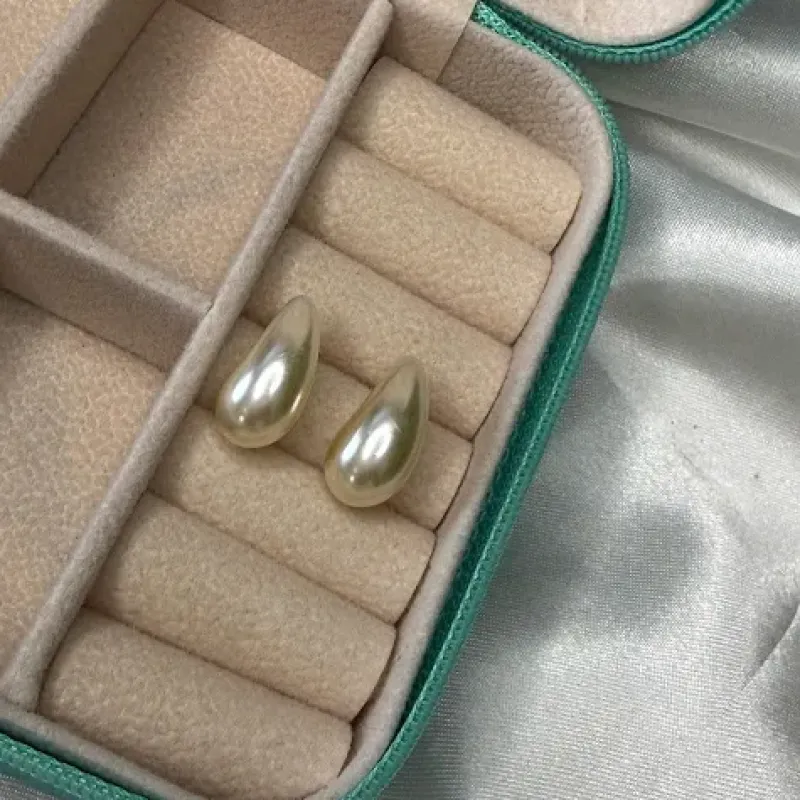 Brinco Gota Pérola Pequena - Banhado a Ouro 18K