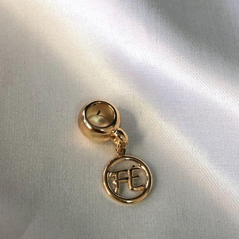 Berloque Dourado Fé