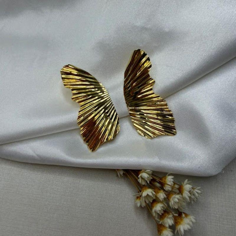 Brinco Estilo Asa de Borboleta Flor - Banhado a Ouro 18K