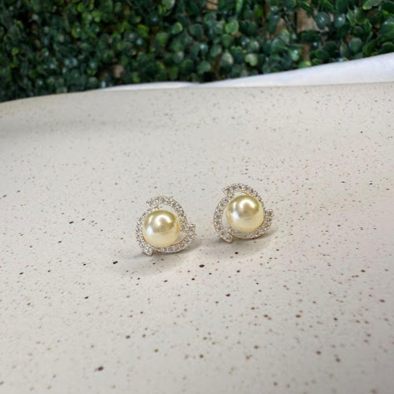 Brinco Pérola Cravejada Zircônias - Banhado a Ouro 18K