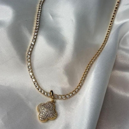 Colar Riviera com Trevo Cravejado Zircônias - Banhado a Ouro 18k Colar Riviera com Trevo Cravejado Zircônias - Banhado a Ouro 18k