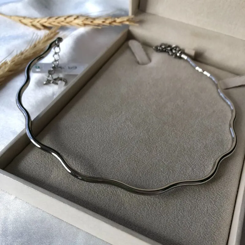 Choker Aro Ondulado - Banhado em Ródio