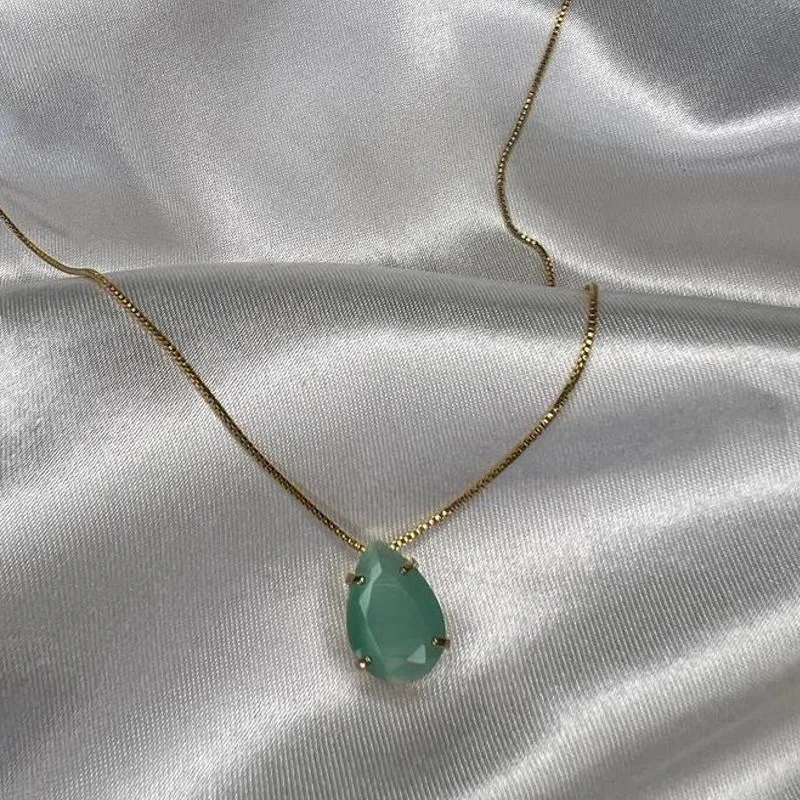 Colar Gota de Pedra Verde - Banhado a Ouro 18K