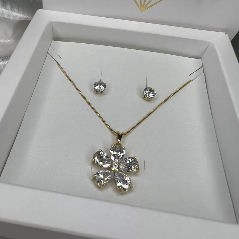 Conjunto Colar e Brinco Flor Cristal Transparente - Banhado a Ouro 18K
