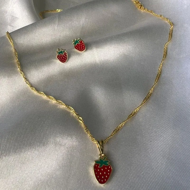 Conjunto Infantil Colar e Brincos Moranguinho - Banhado a Ouro 18K