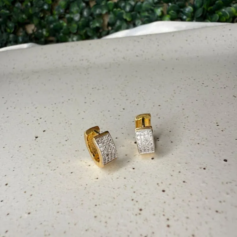 Brinco Argolinha Click Quadrada - Banhado a Ouro 8k e Ródio Branco