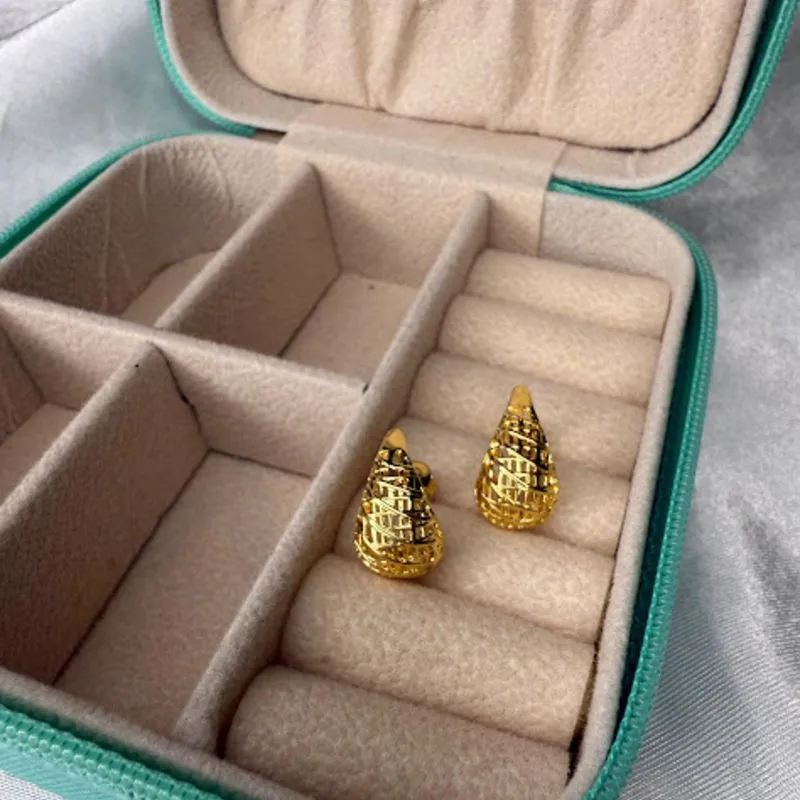 Brinco Gota Textura - Banhado a Ouro 18k