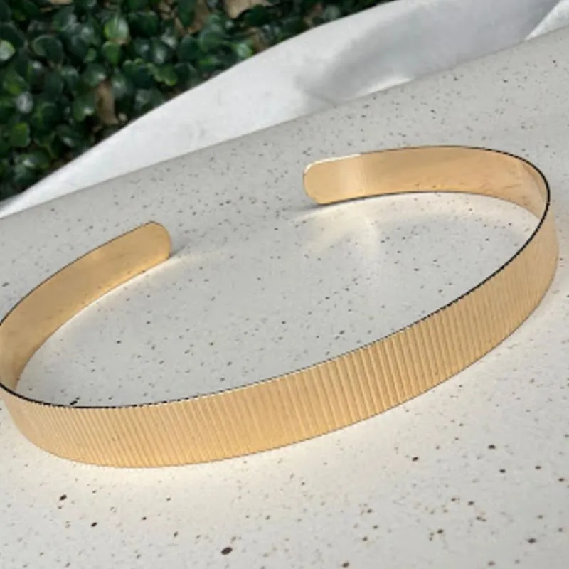 Choker Aro Fino Escovado - Banhado a Ouro 18K