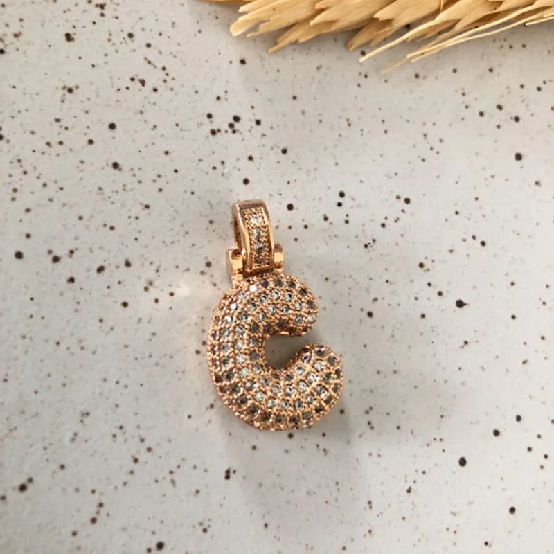 Pingente Letra C Cravejado Zircônias - Banhado a Ouro 18k