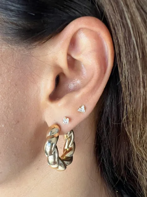 Argola Tubo Torcido - Banhado a Ouro 18K