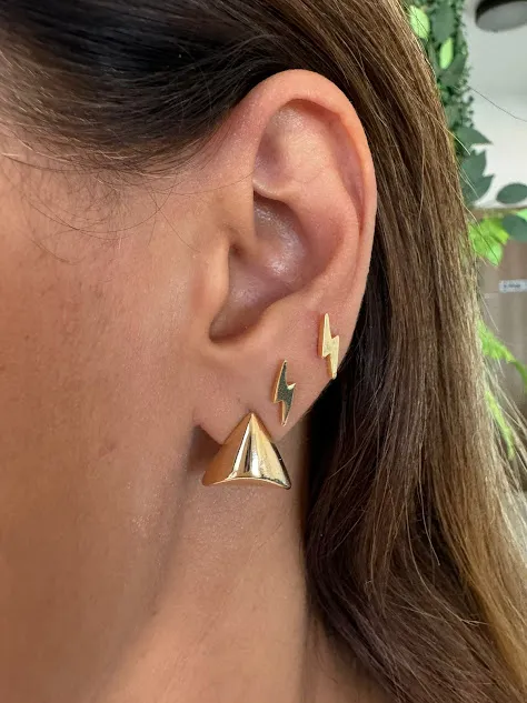 Brinco Triangular Liso - Banhado a Ouro 18K