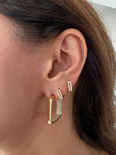 Brinco Semi Argola Quadrada Cravejada Interna Zircônias - Banhado a Ouro 18K