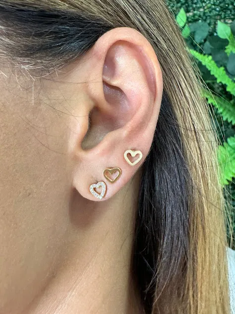 Brinco Coração Vazado Pequeno (Par) - Banhado a Ouro 18K