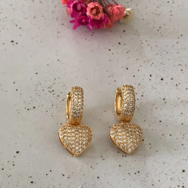 Brinco Argola Pingente Coração Zircônias - Banhado a Ouro 18k