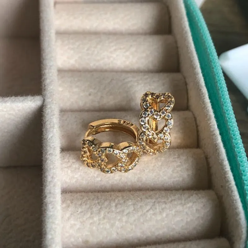 Brinco de Argolinha 3 Corações Micro Cravejados - Banhado a Ouro 18K