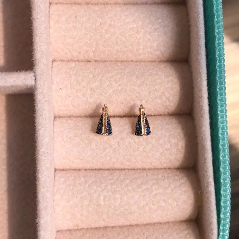 Brinco Pequeno Nsa Sra Aparecida Micro Zircônias- Banhado a Ouro 18k